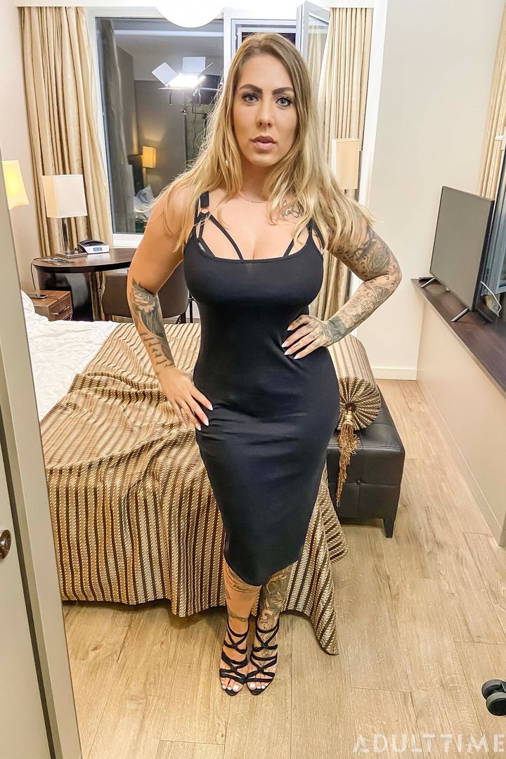 The MILF Hunter Bangs Big-Boobed Tattoo Slut Mia Blow