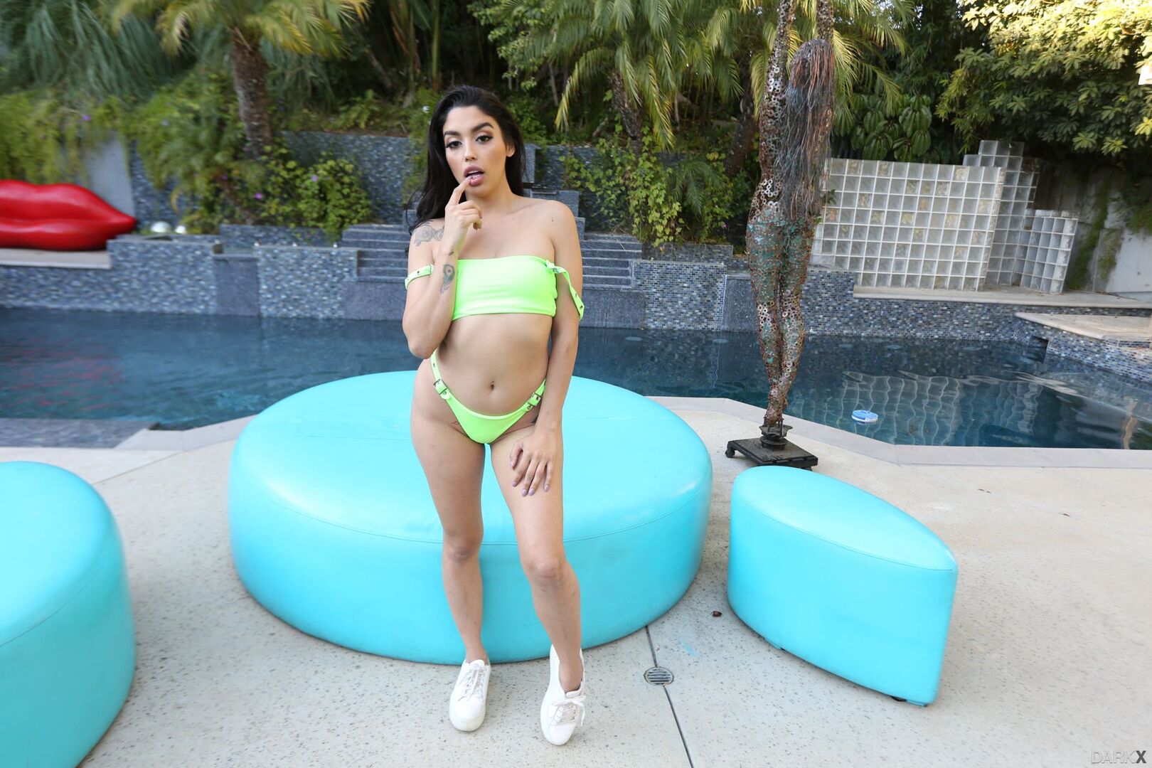 Hold Her Up And Fuck