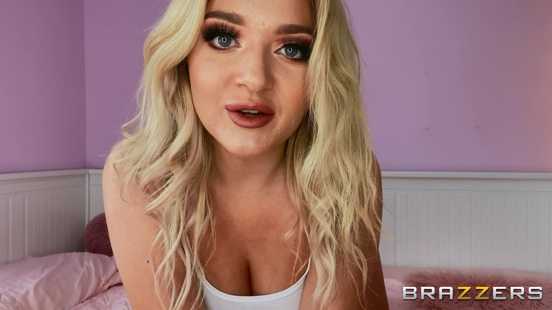 Lana's Big Natural Titty Tease