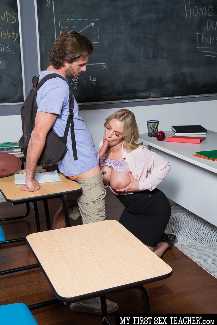 professor Rachael Cavalli gives her student a perfect goodbye fuck