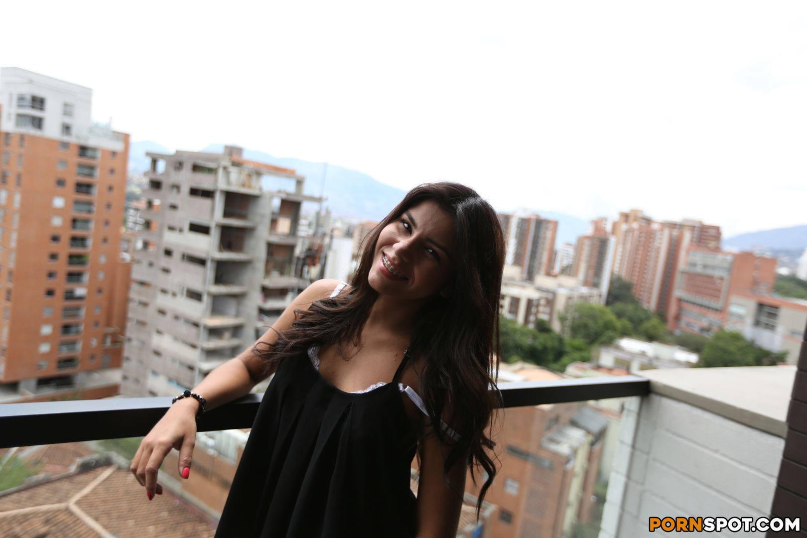 Hot Colombian Chick Wants To Be A Model