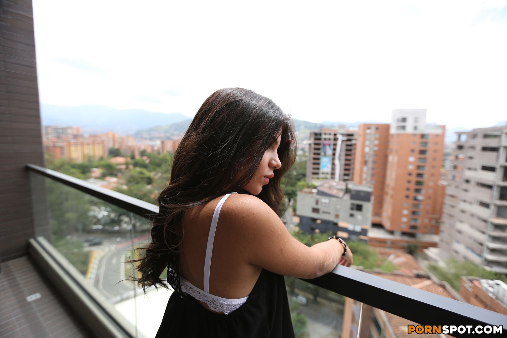 Hot Colombian Chick Wants To Be A Model