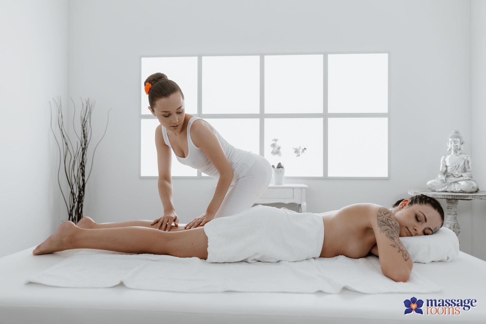 69 facesitting lesbians oil massage