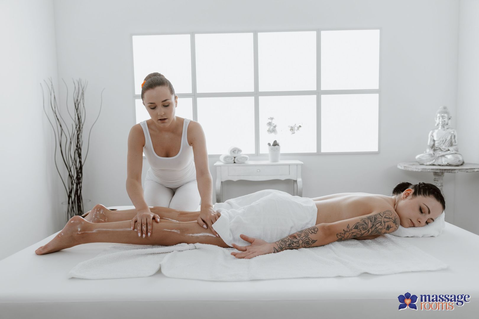 69 facesitting lesbians oil massage