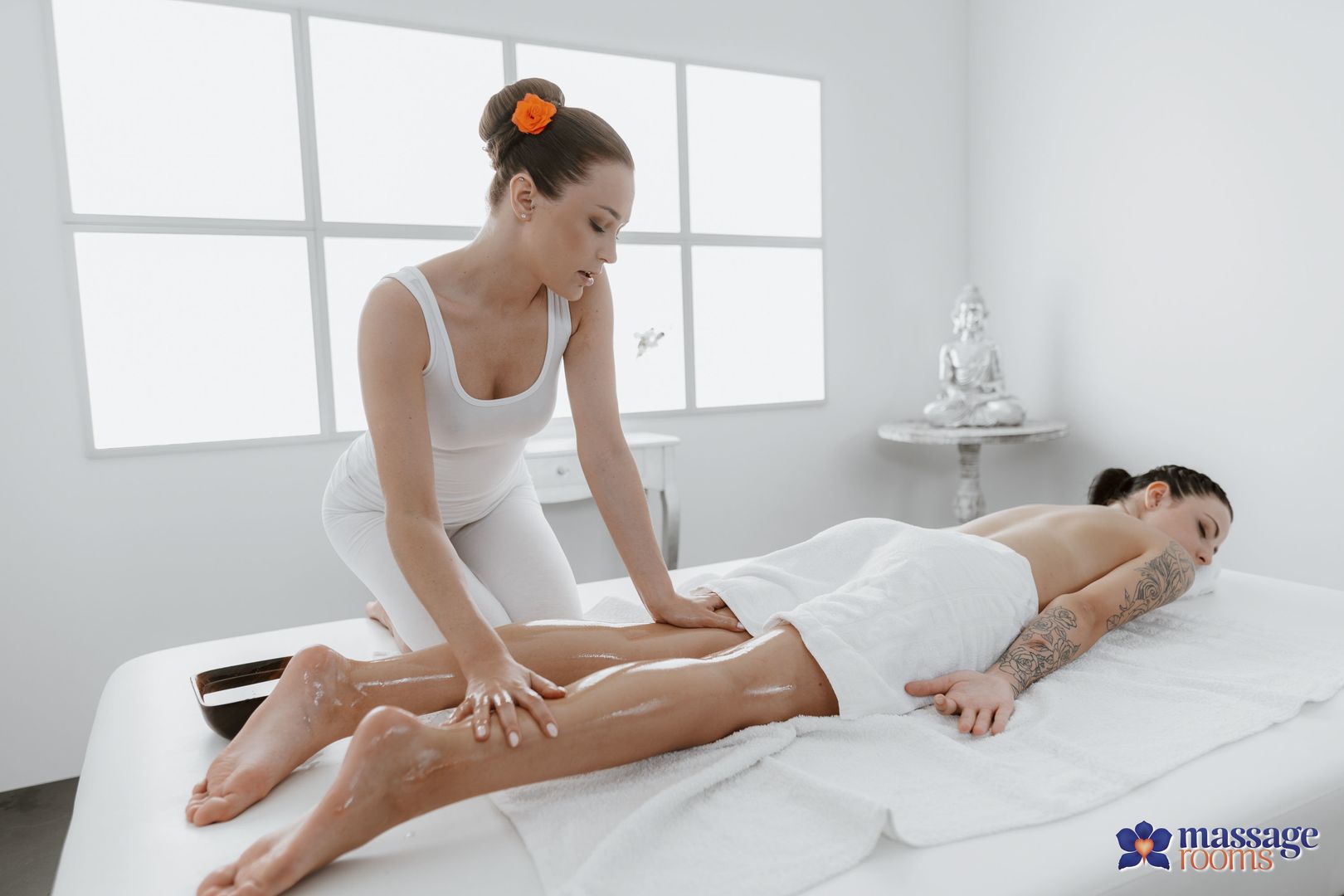69 facesitting lesbians oil massage