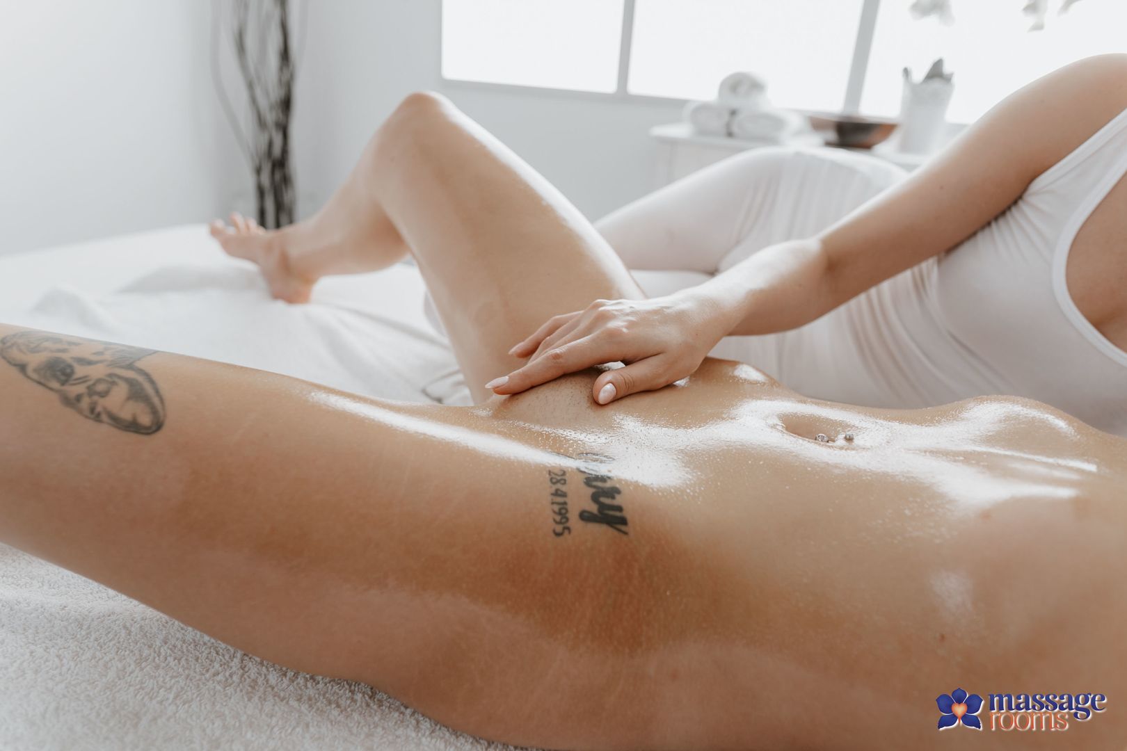69 facesitting lesbians oil massage