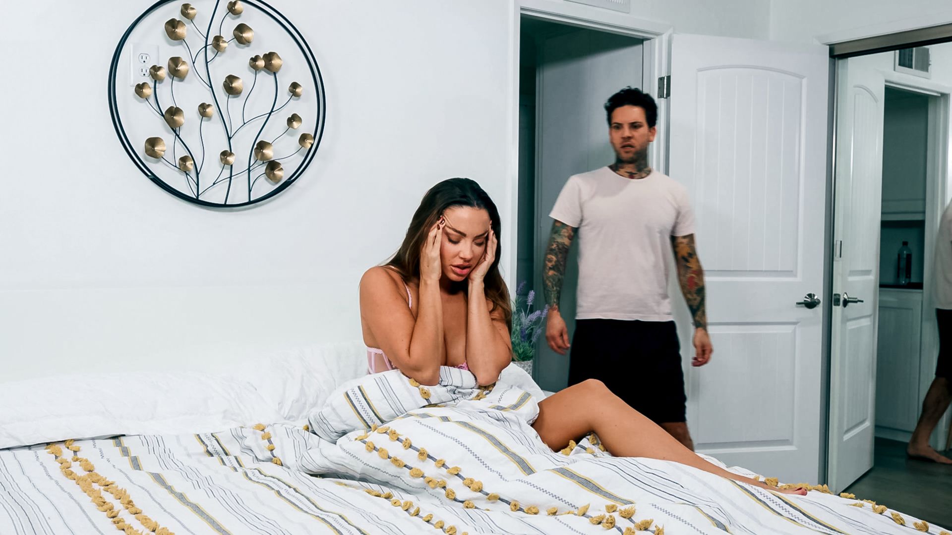 Naked: Abigail & Small Hands