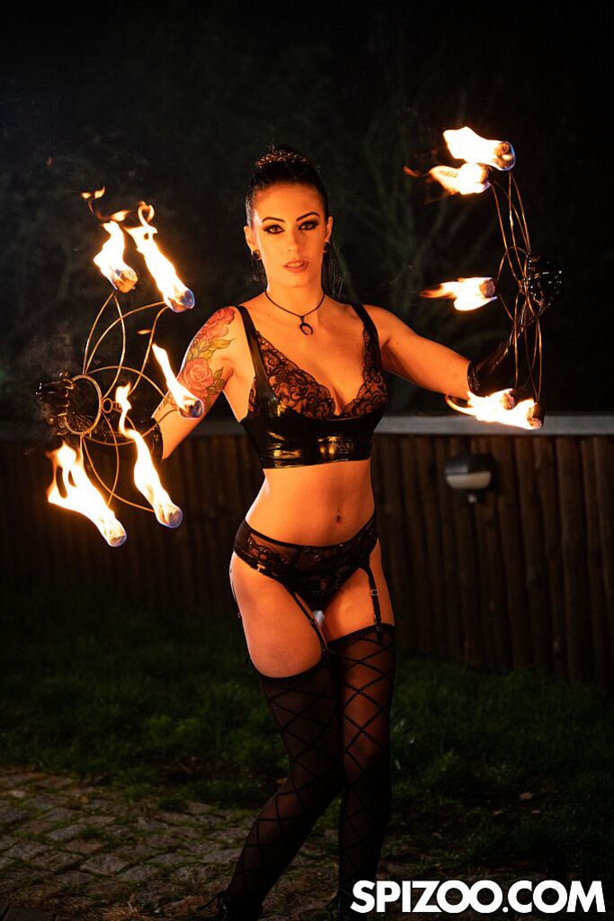 Fetish Slut Anna Deville Anal Destruction