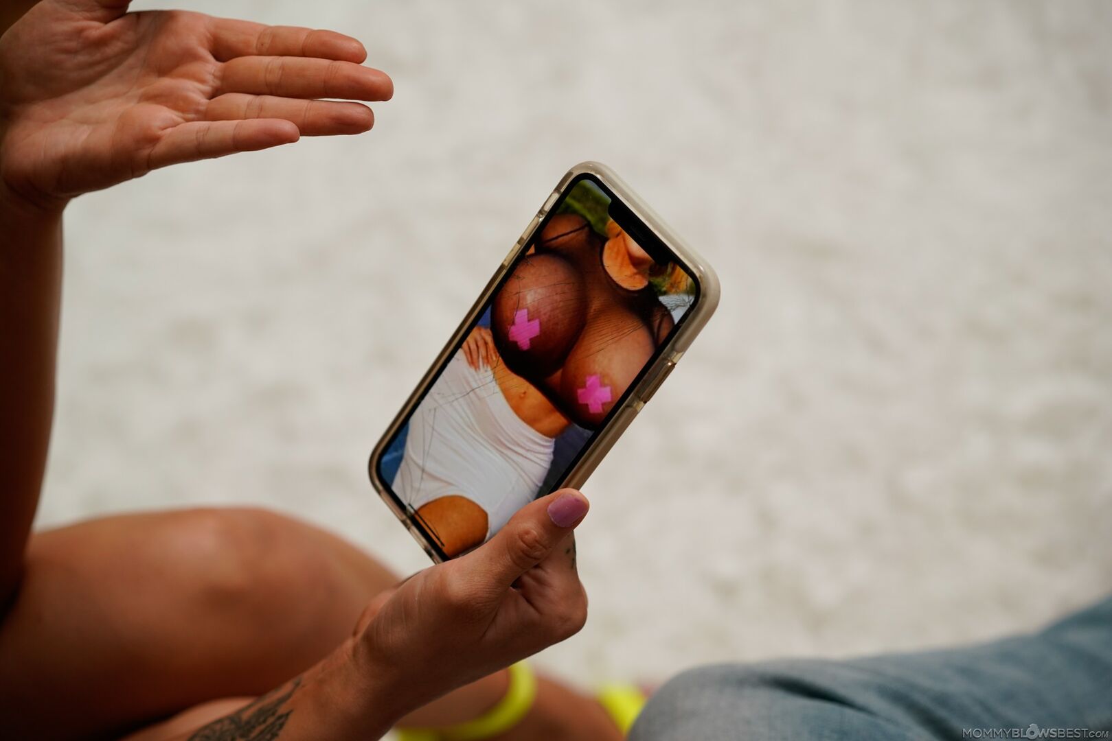 Your Dad's Cellphone Scene-01
