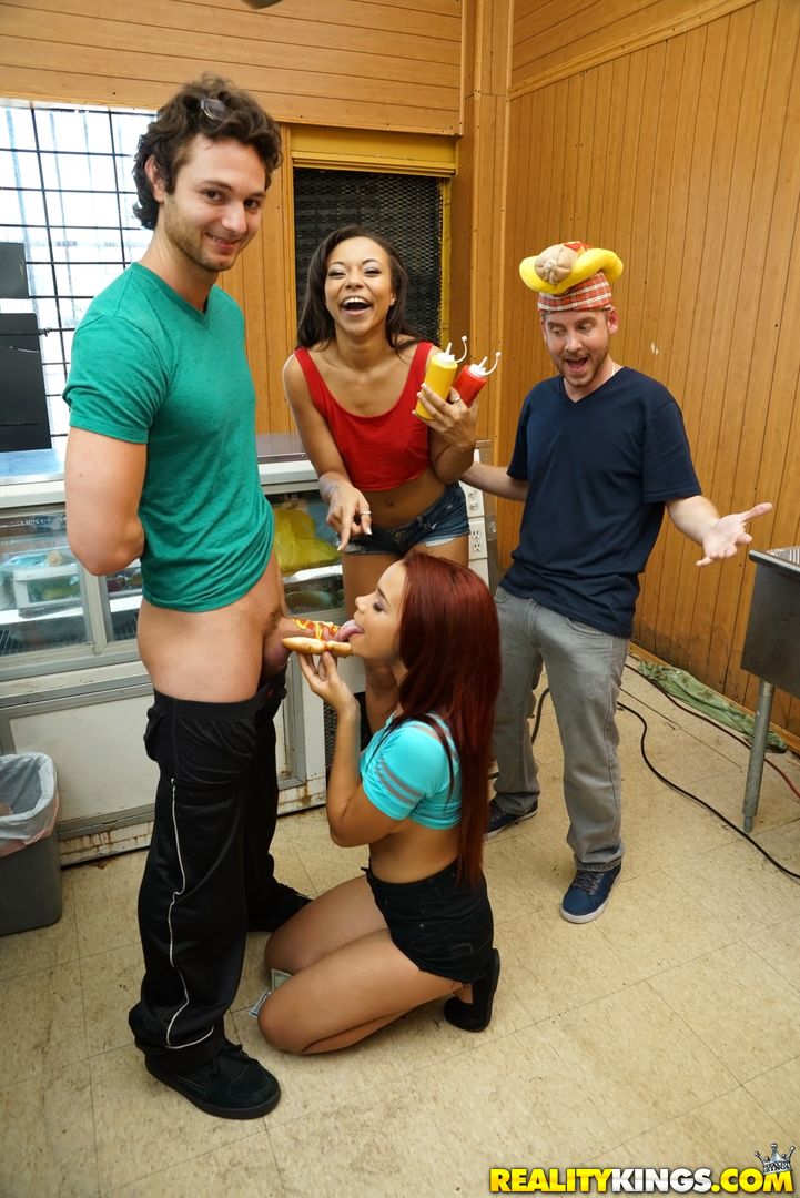 hot_dog_stand