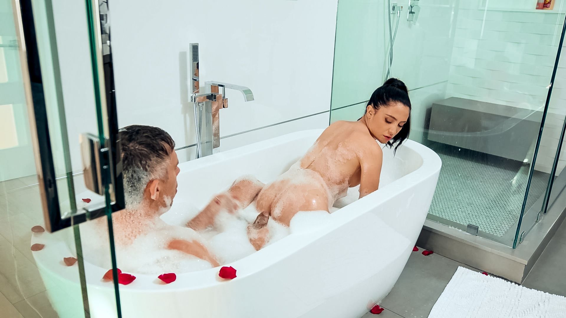 House Of Temptation: Episode 2