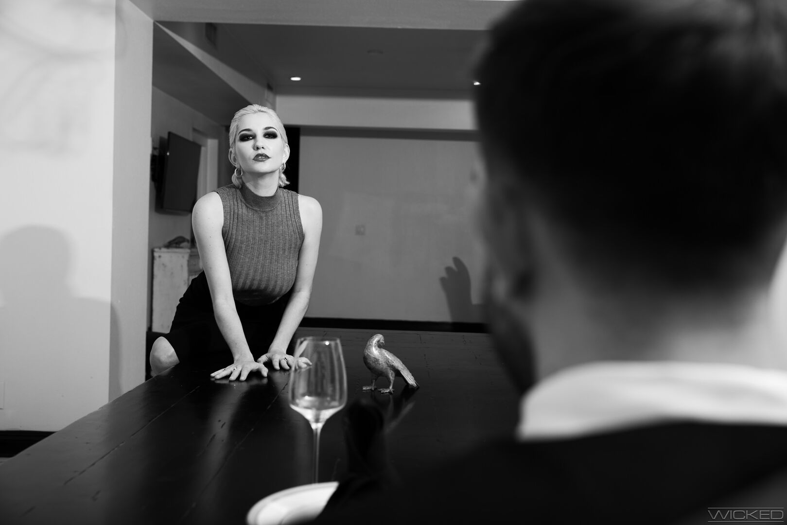 Glamcore - Scene 1