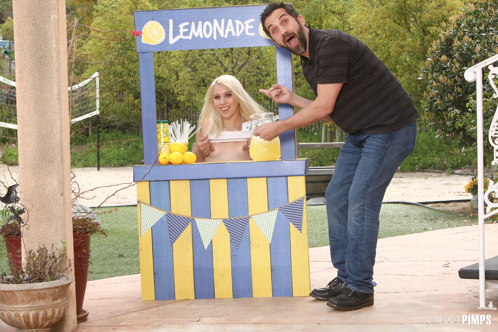Lemonade Babe Wants Her Lemons Squeezed