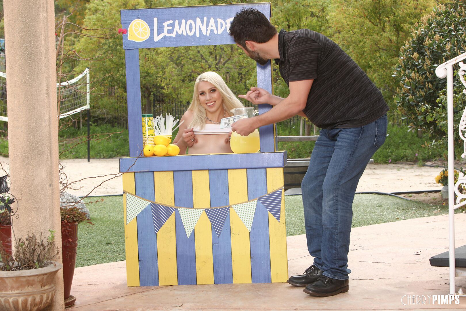 Lemonade Babe Wants Her Lemons Squeezed