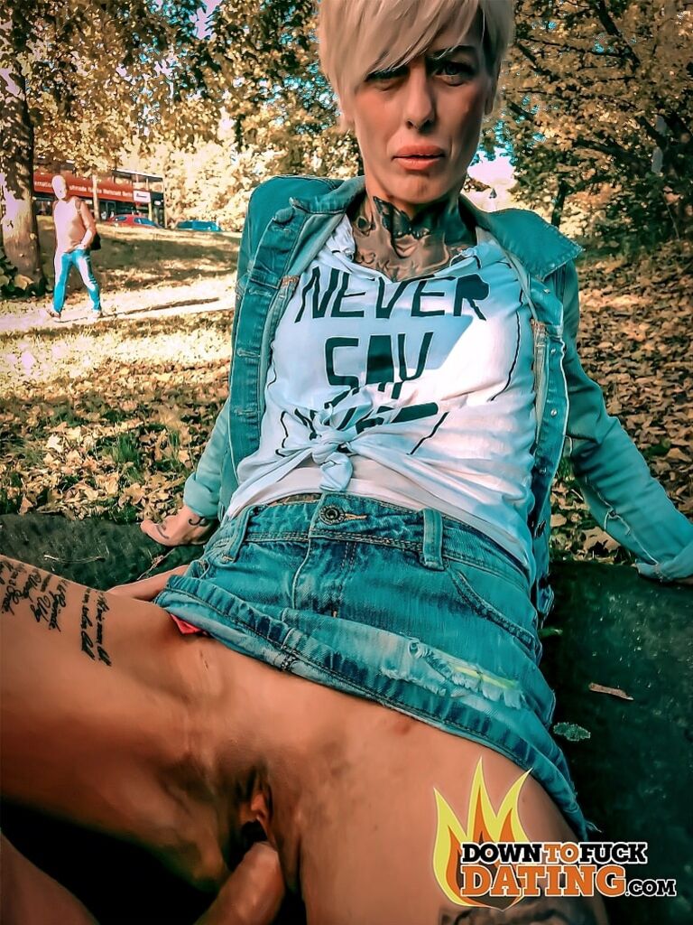 Vicky Hundt: Wins The Big Dick Lottery