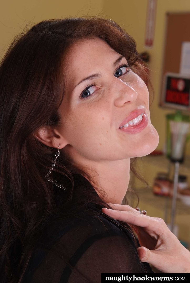 Jenni Lee gets the Professor's cock in class