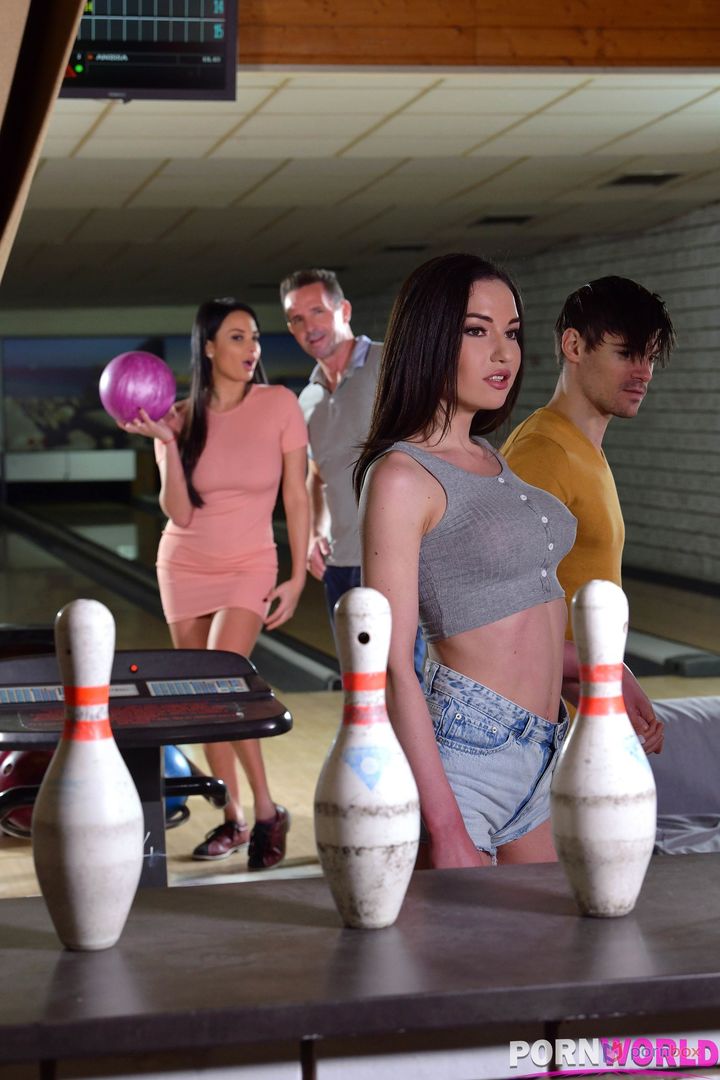 2 Lucky Studs Have Lucky Strike at the Bowling Alley when They Have an Orgy with Anissa Kate & Nataly Gold GP1775