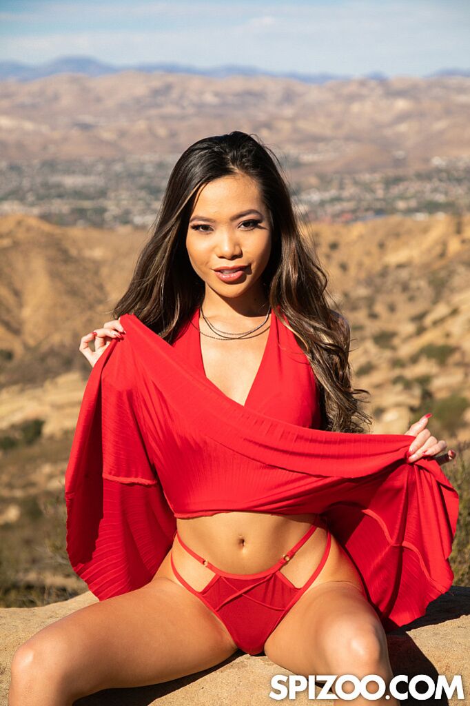 Tiny Teen Vina Sky Gets Her Pussy Stretched