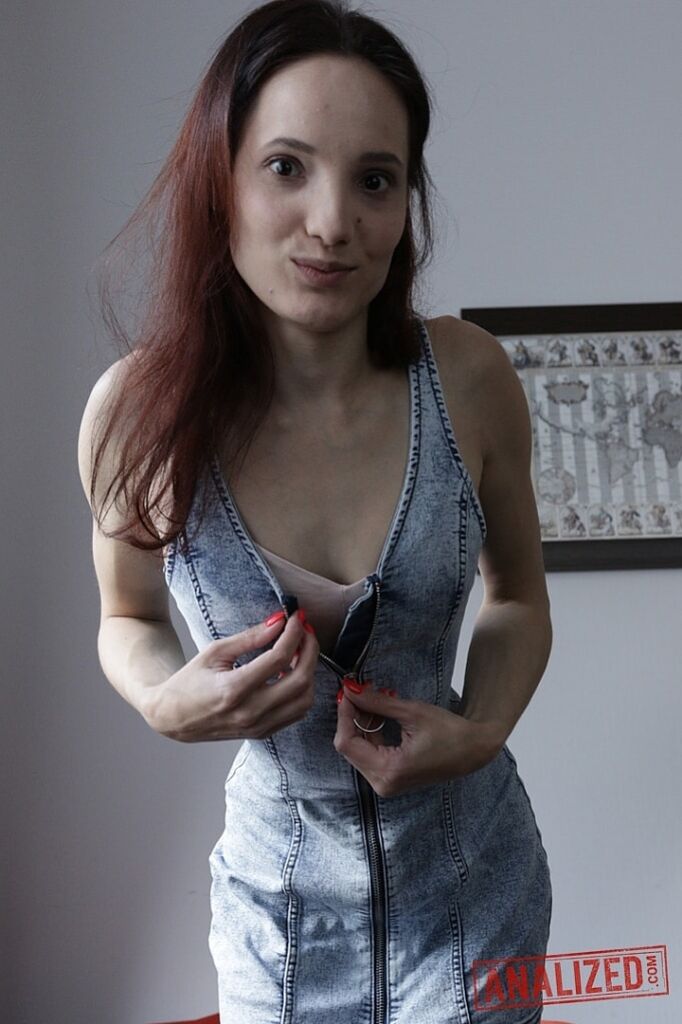 Mia Sanders: Blindfolded Anal Loving Slut