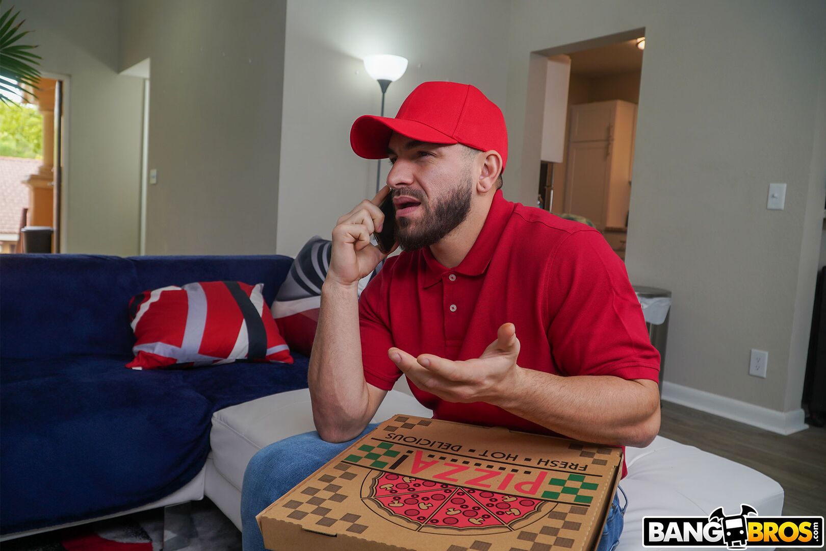 Pizza Guy Caught in 4K
