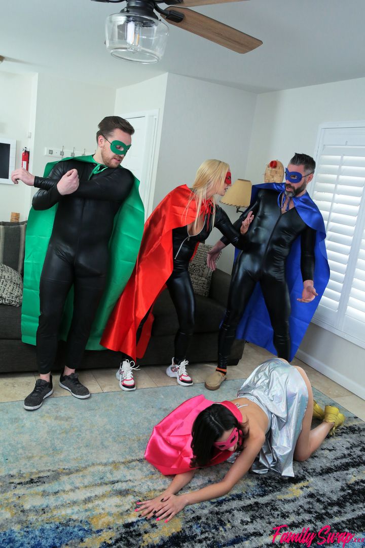 When My Swap Family Does A Super Hero Event - S3:E1
