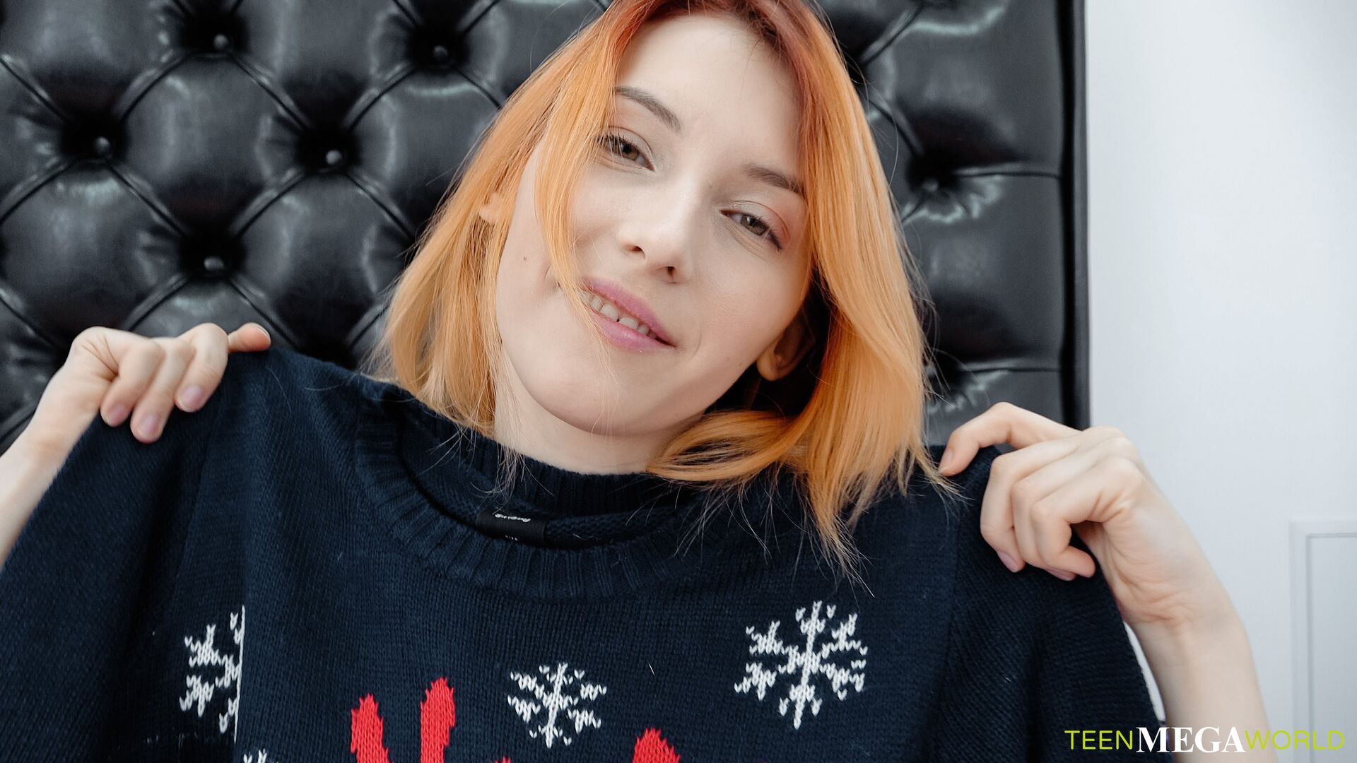Ginger cutie tests toys on cam