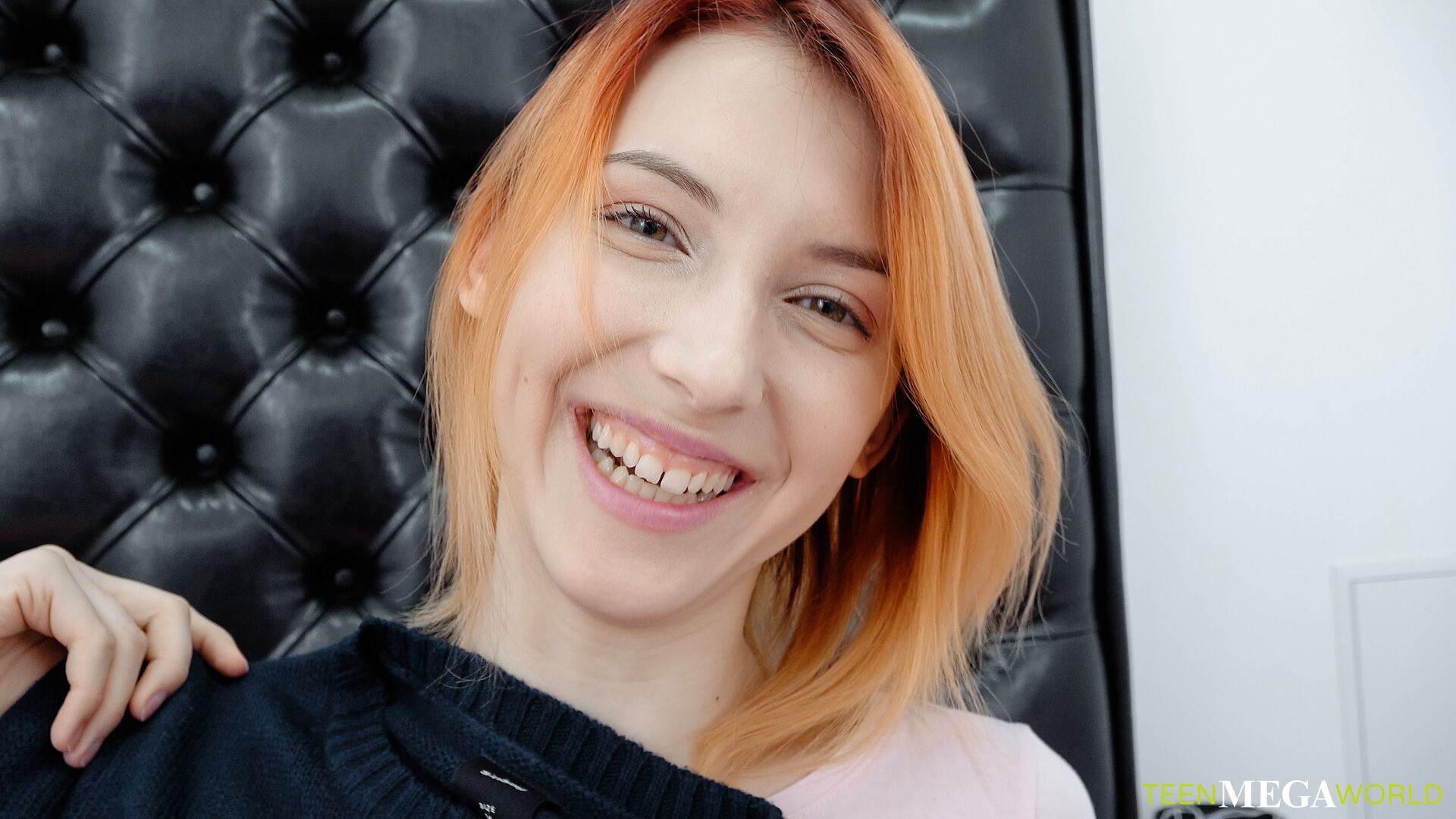 Ginger cutie tests toys on cam