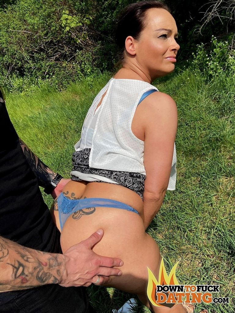 Dirty Priscilla: Cums In The Sun