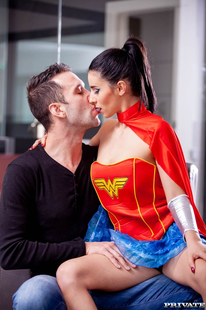 Wonder Woman Nelly Kent has appointment for anal
