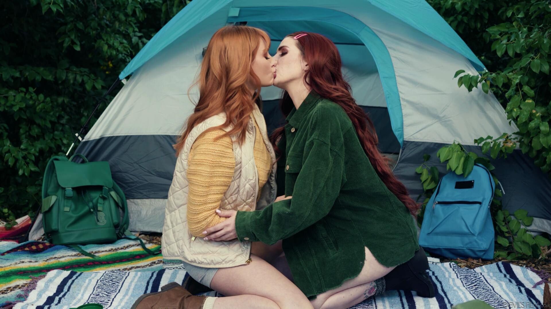 My Neighbor's A Lesbo!? - Aria Carson & Lacy Lennon