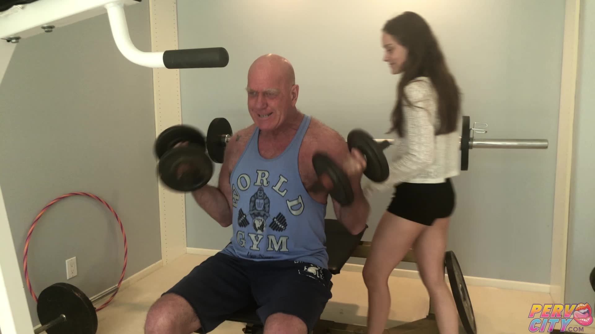 Muscle Daddy Claudio Fucks Young Tight Slut