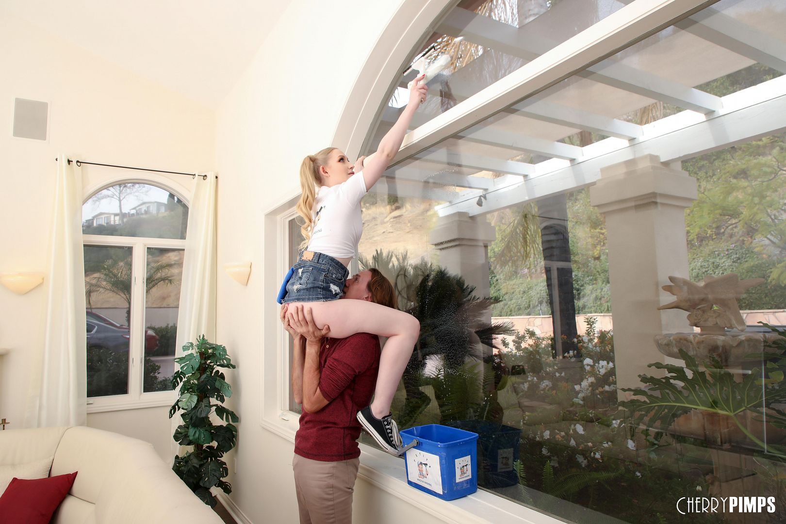 Petite Window Washing At Your Service