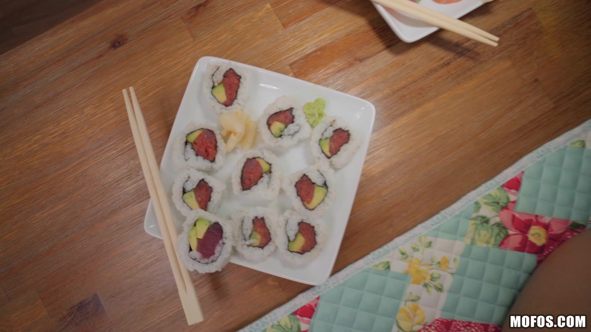 Naked Dinner Sushi de la Raw