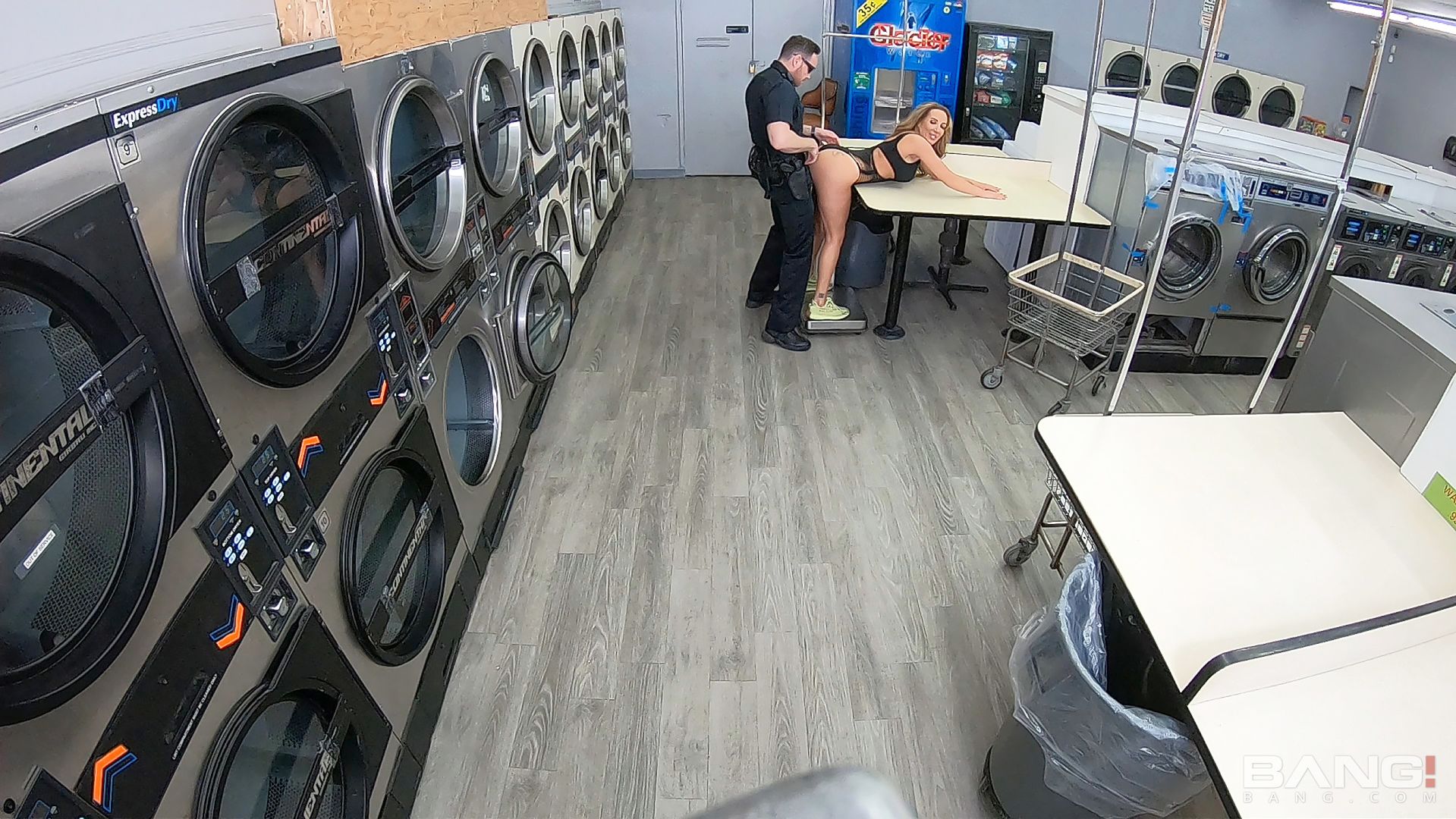 Richelle Ryan Runs From The Cops And Gets Her Pussy Fucked In A Laundromat