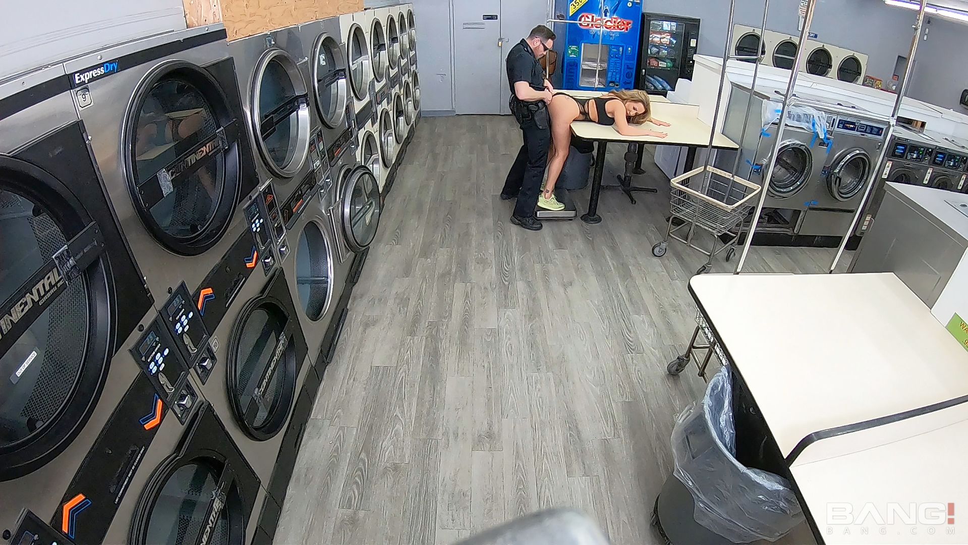 Richelle Ryan Runs From The Cops And Gets Her Pussy Fucked In A Laundromat