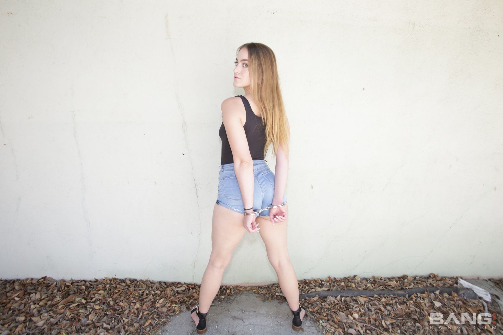 Kenzie Madison Witnesses A Cop Altercation And Makes The Cop Fuck Her