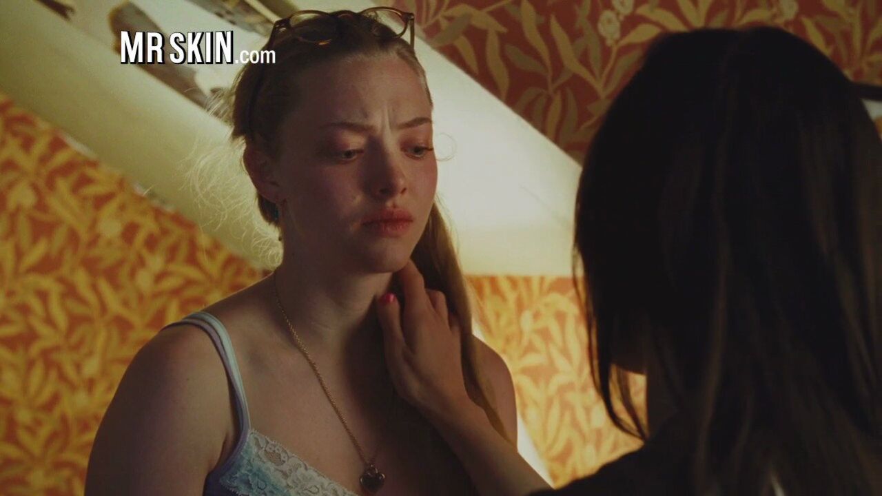 Steamy Lesbian Scenes