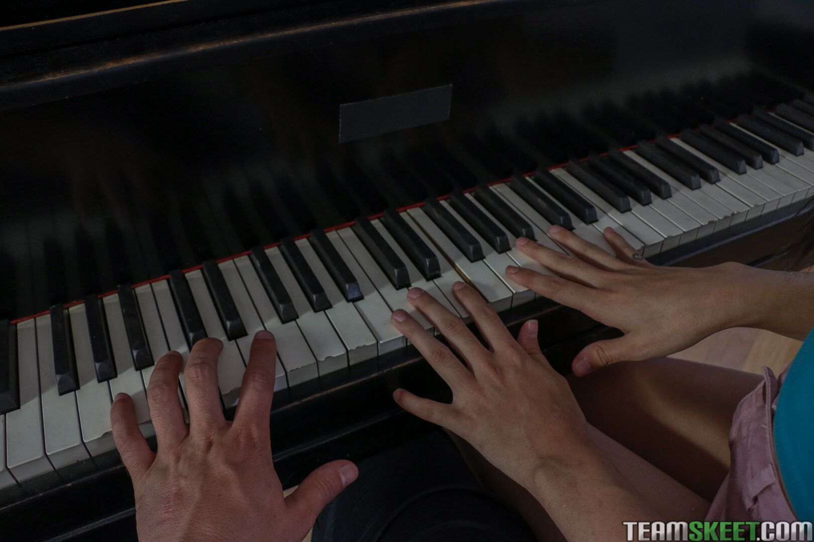 Tune My Pussy Like A Piano