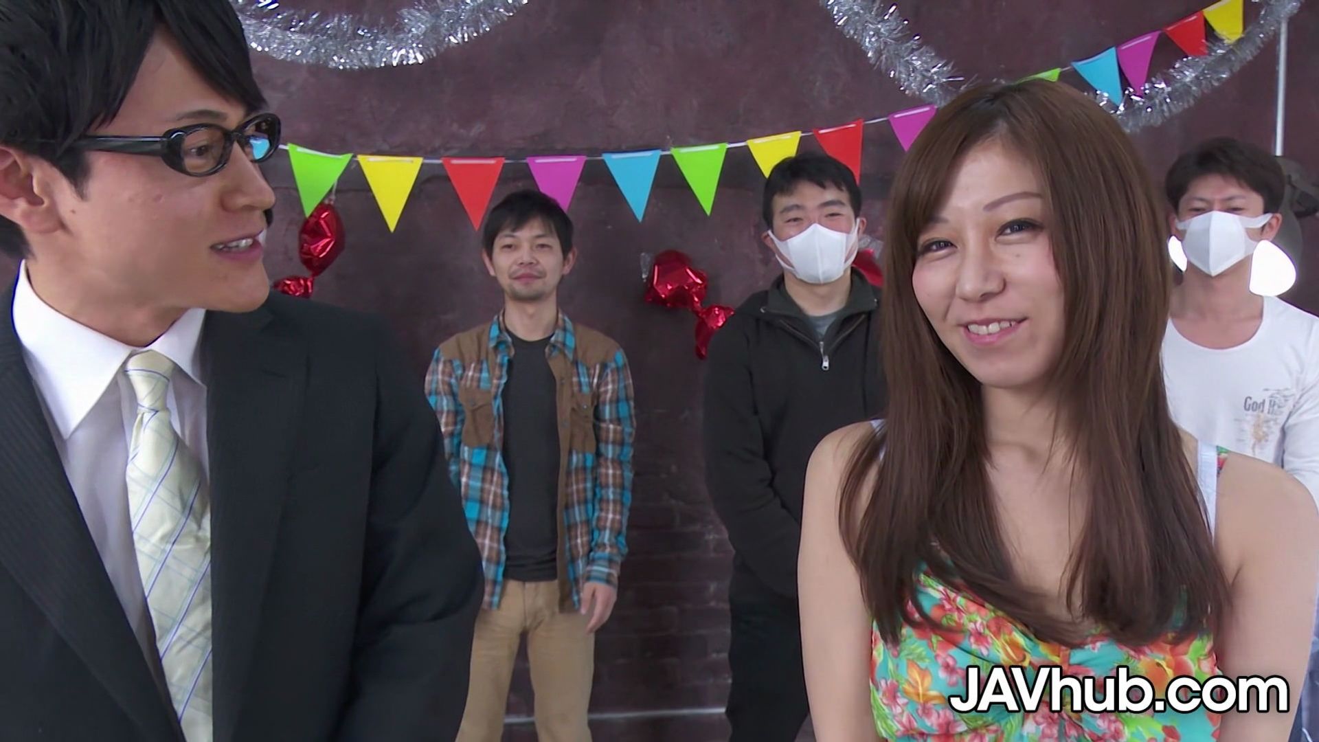 Chihiro Akino Fucks Her Boyfriend and His Friend