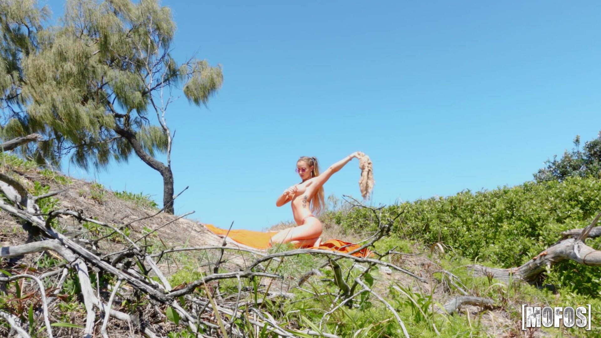 Chasing Scarlet's Beach Bum