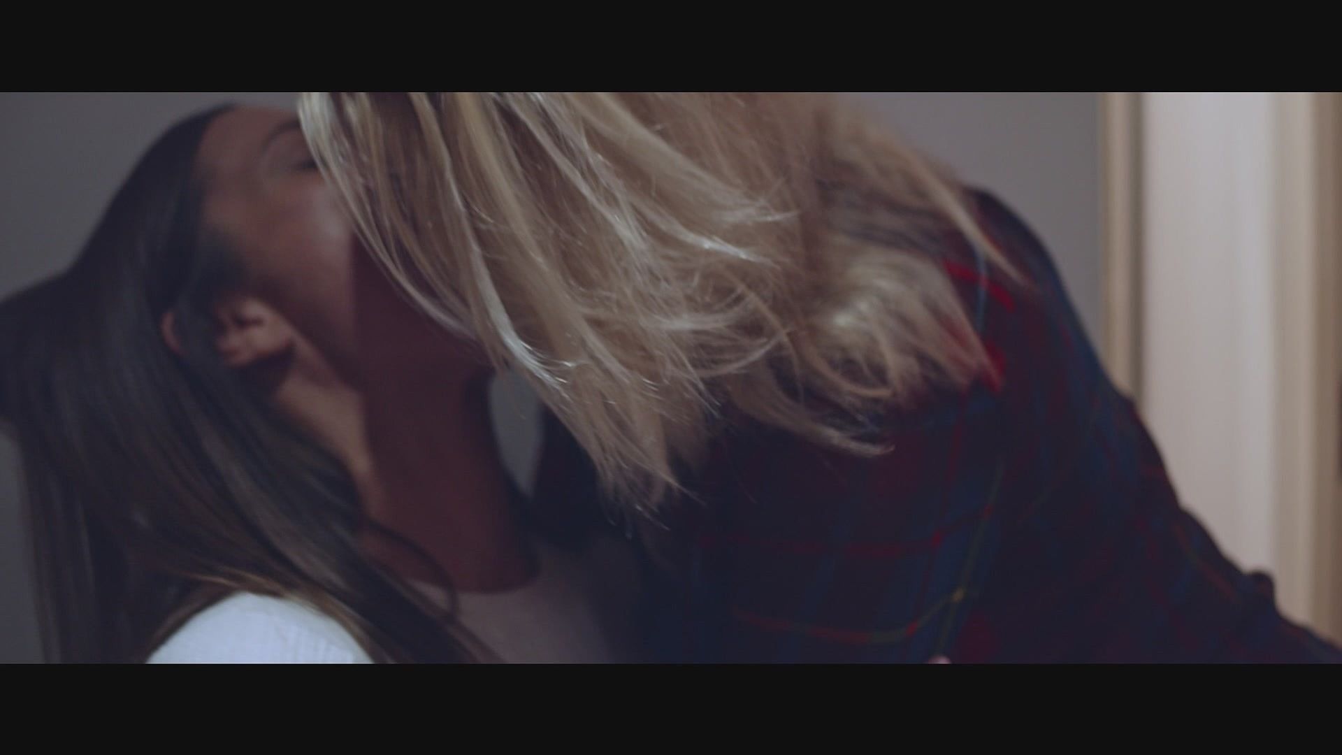 Alyssa Reece And Cherry Kiss - Life In A Glass