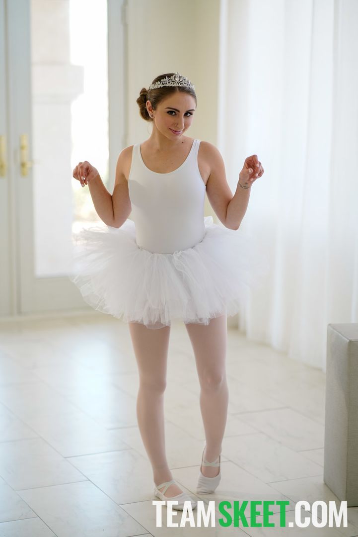 Stretchy Lil Dancer