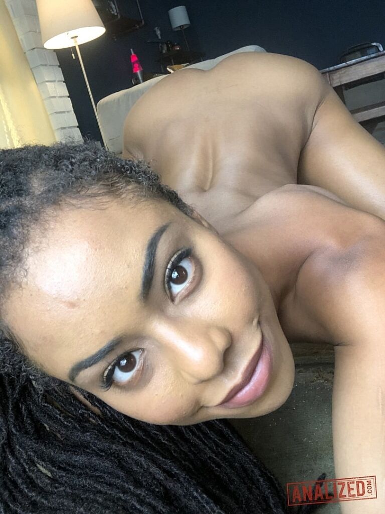 Kira Noir: Wants Her Ass Stretched