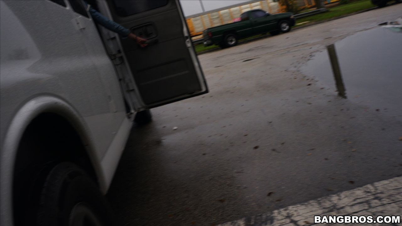 Scarlett's wild ride on the bus