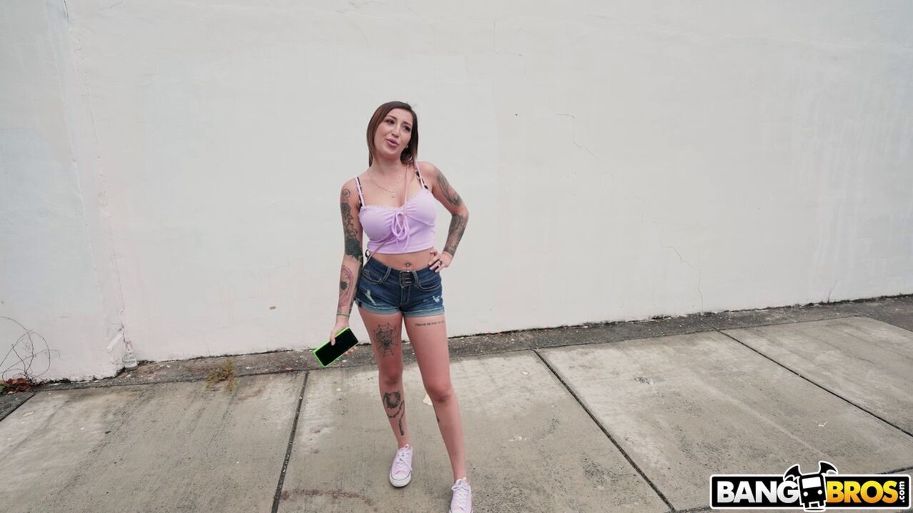 Wild Girl Twerks For a Ride