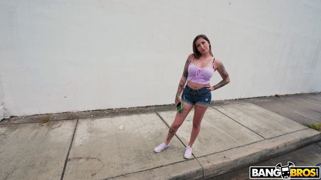 Wild Girl Twerks For a Ride