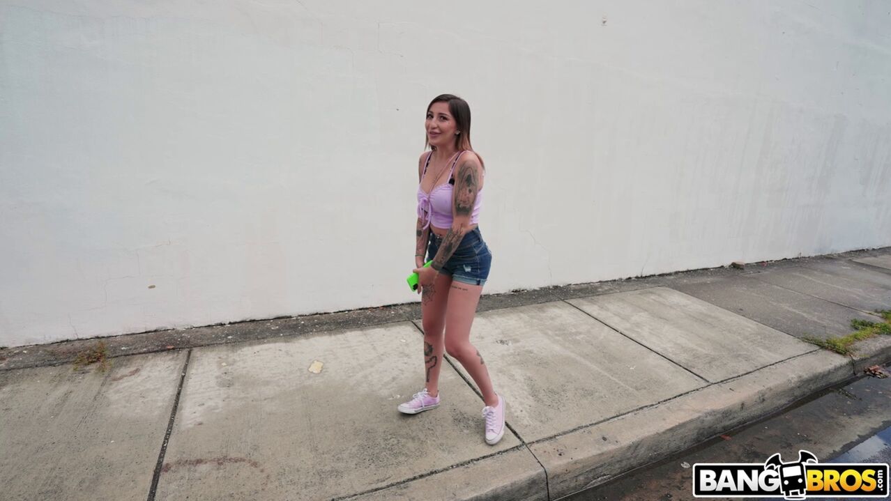 Wild Girl Twerks For a Ride