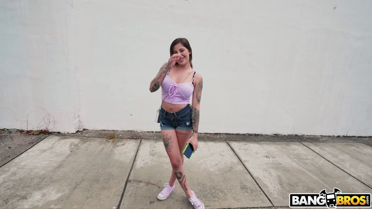 Wild Girl Twerks For a Ride