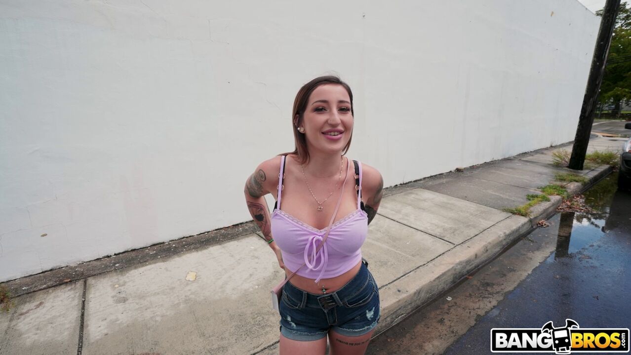 Wild Girl Twerks For a Ride