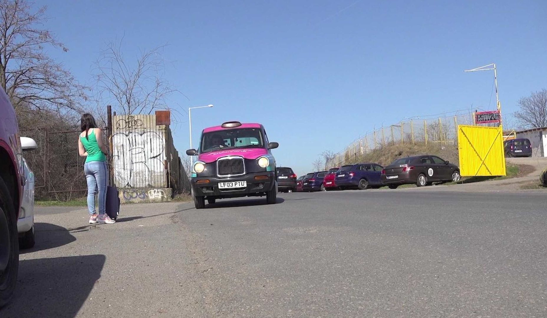 Czech babe gets into the hot taxi